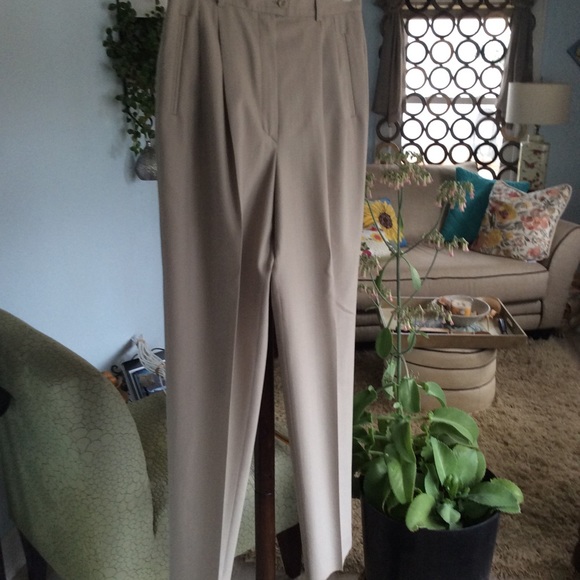 DONATED - Classy Vintage Italian Suit - Picture 5 of 15